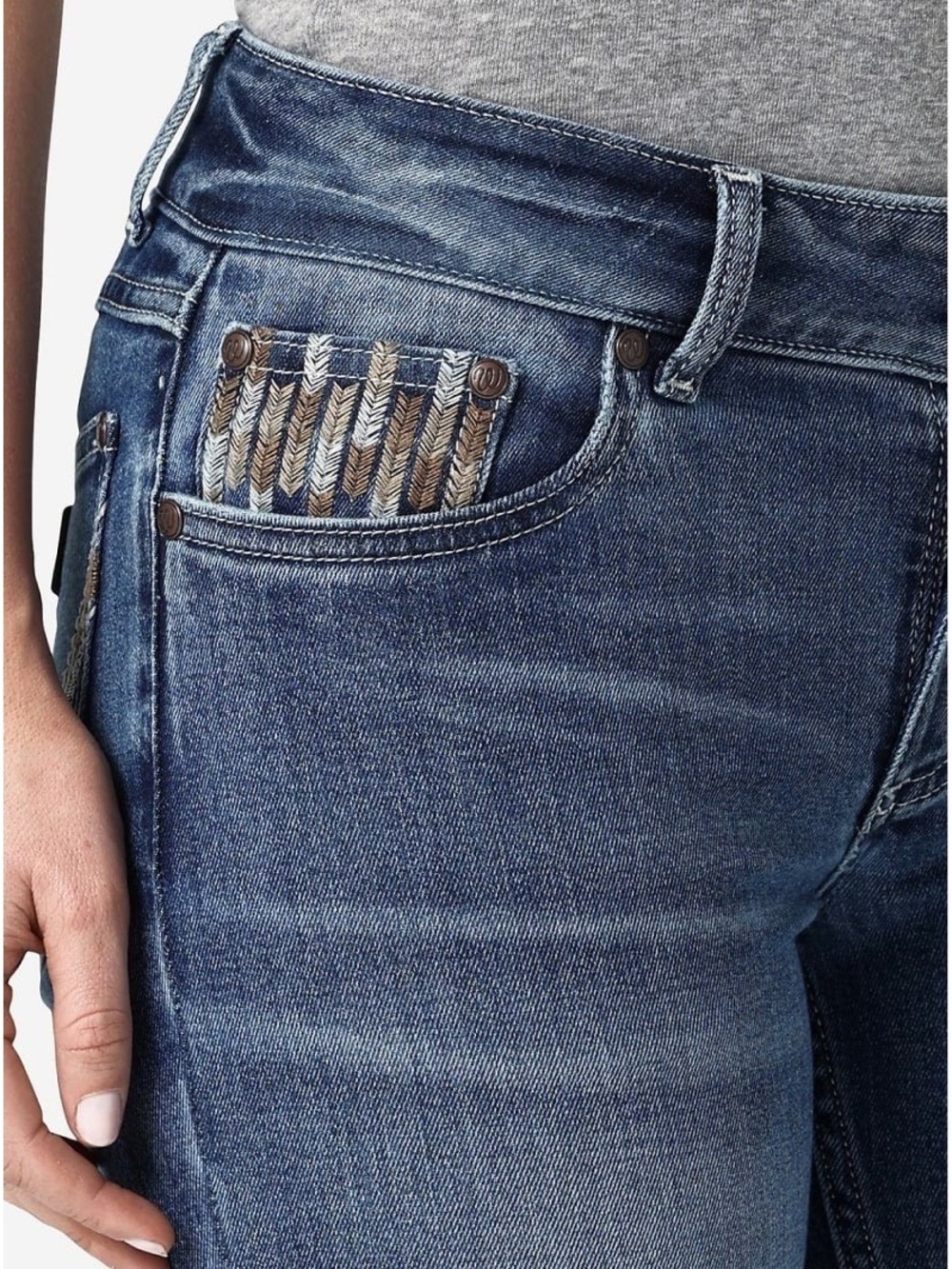 Women's Wrangler Retro® Mae Bootcut Jean in Faye 29x32 - Picture 5 of 10
